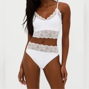 Beach Riot Lila Lace Top and Highway Lace Bottoms in white Xl